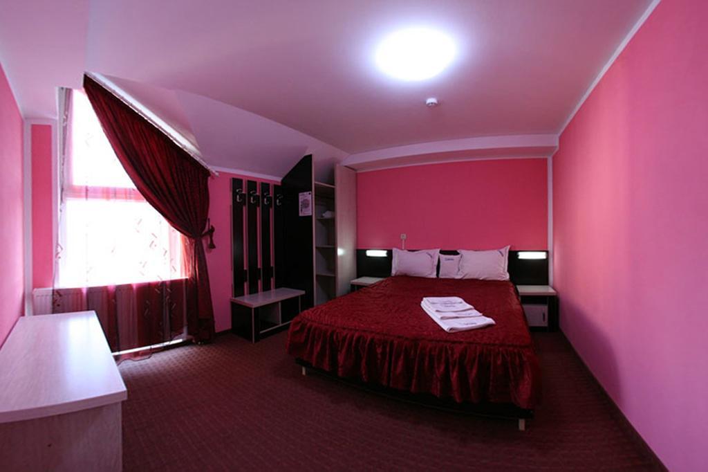 Pensiunea Soferul Norocos Bacău Zimmer foto