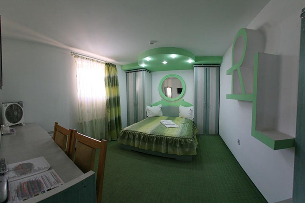 Pensiunea Soferul Norocos Bacău Zimmer foto
